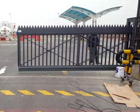 呂梁飛機(jī)場(chǎng)油庫(kù)懸浮門